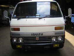 ขายรถตู้ ISUZU รุ่น TL รถตู้ไซด์ 4 ล้อกลาง